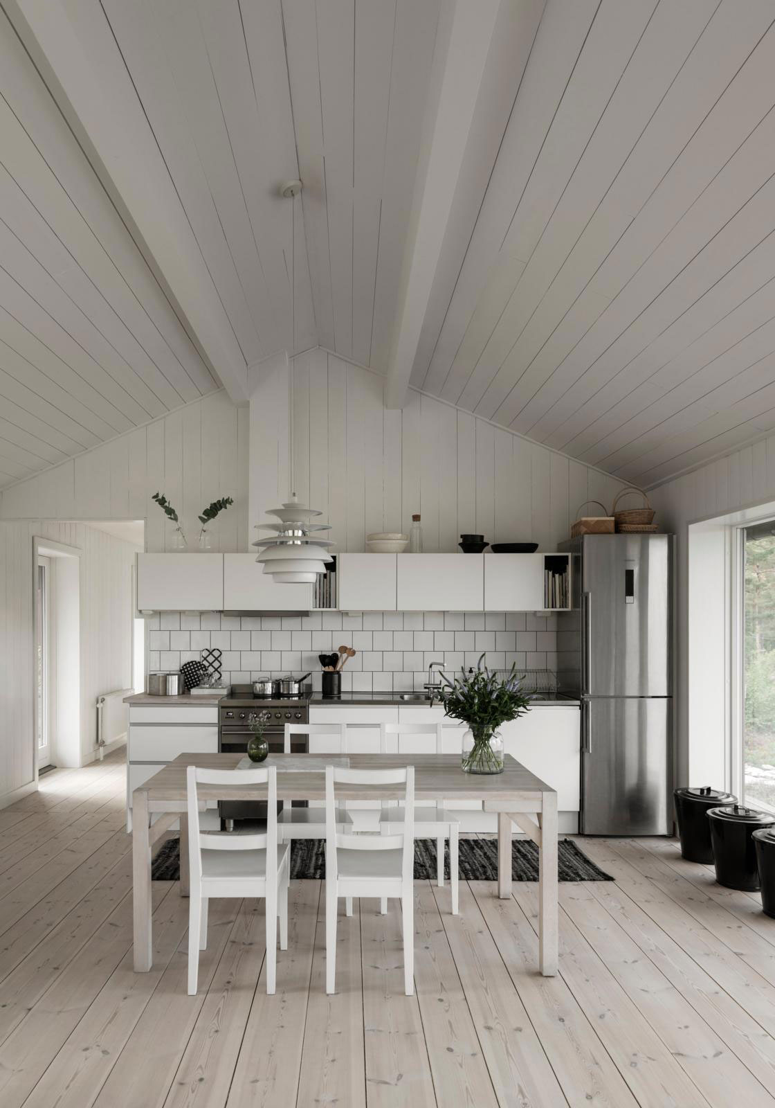 Scandinavian Modern Mountain Cabin