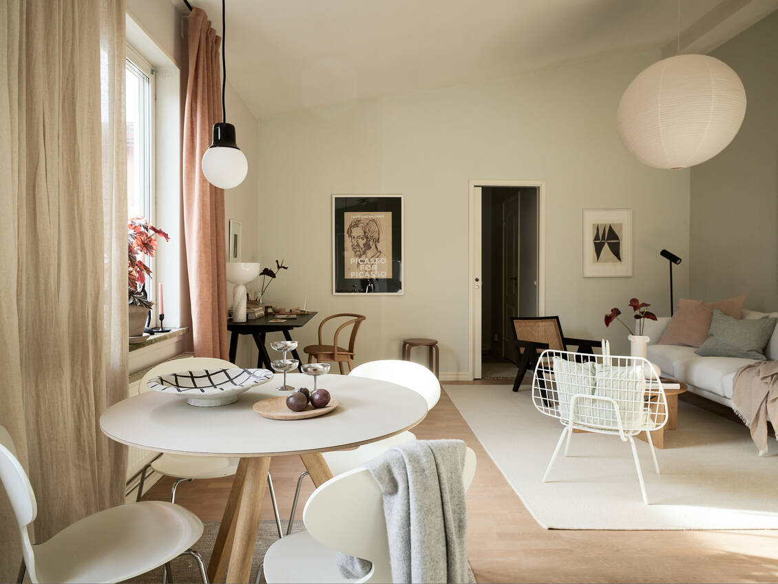 Beige kitchen with turn of the century elements - COCO LAPINE