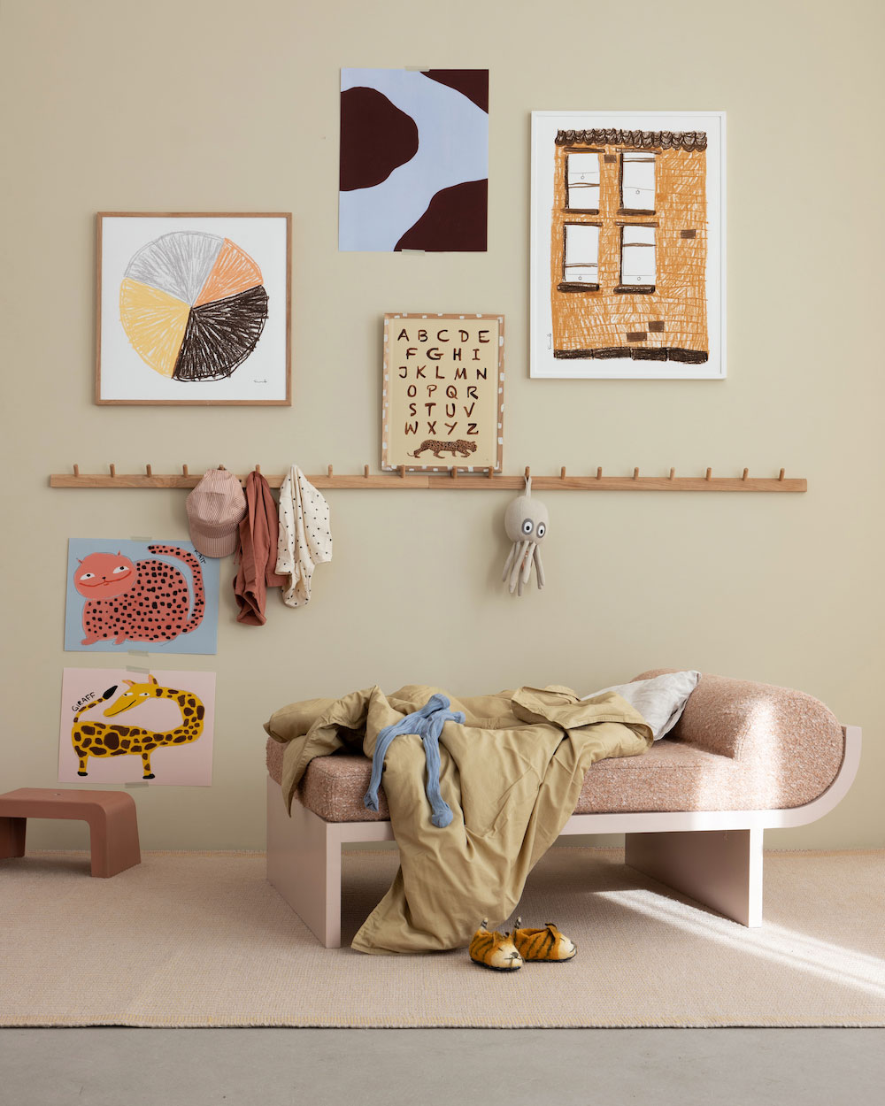 Kids Room Ideas - A Place for Art (Art Wall)